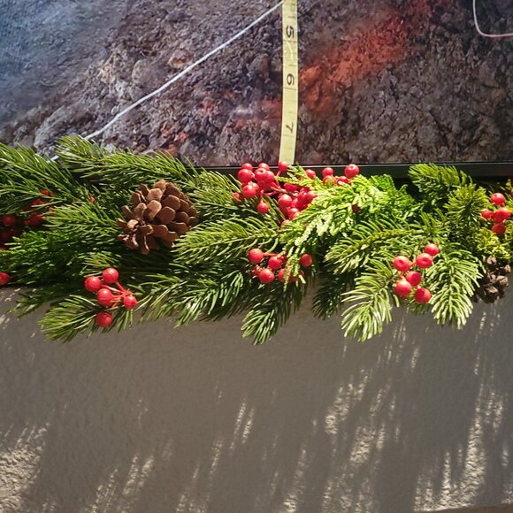 Garland - Picture 5 of 9